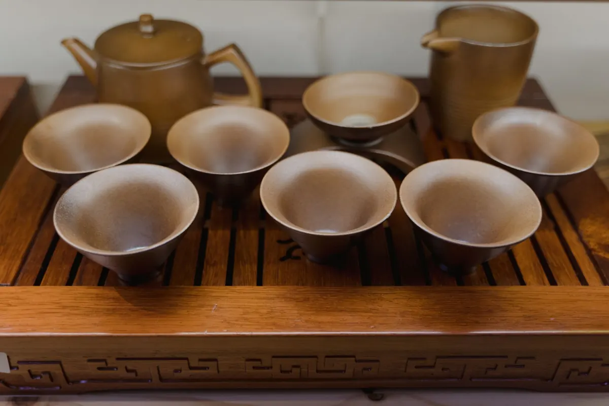 How to Taste Tea Like a Pro: Aroma, Slurping, and Aftertaste Explained